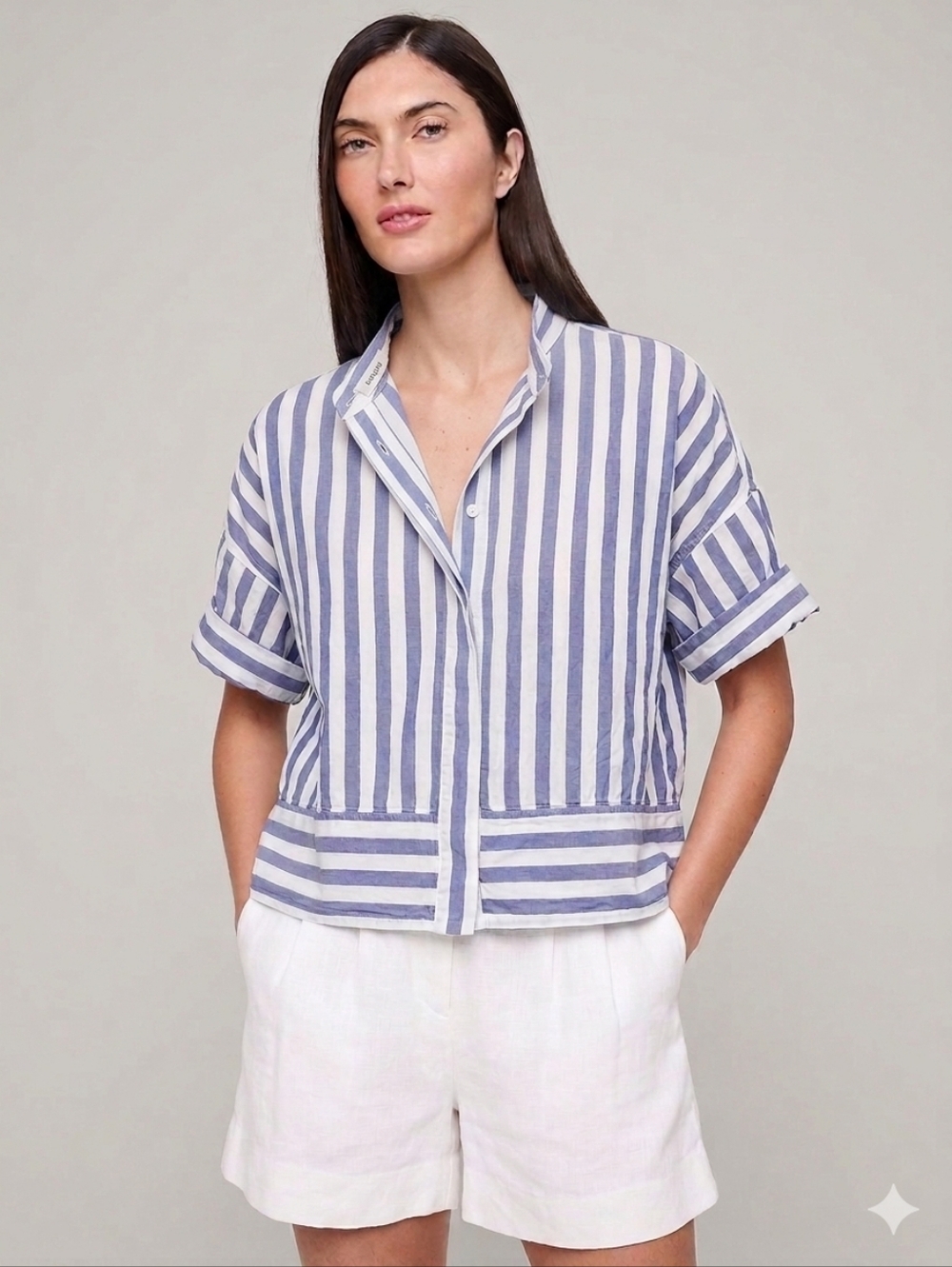 Banana Republic Blue and White Striped Short-Sleeve Button-Front Shirt